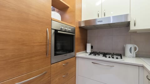 Apartment (1 Bedroom) | Private kitchen | Microwave, oven, stovetop, dishwasher