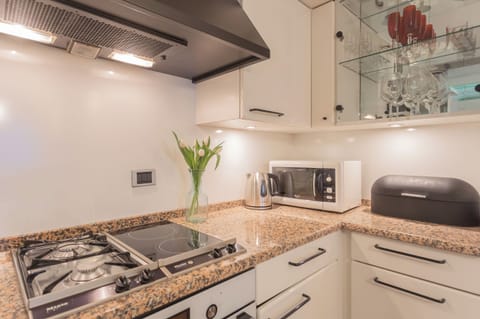 Apartment (1 Bedroom) | Private kitchen | Microwave, oven, espresso maker, electric kettle