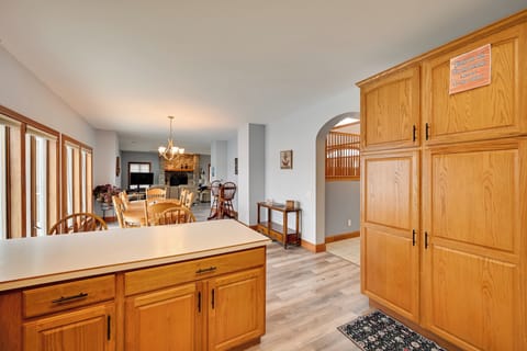 House (4 Bedrooms) | Interior