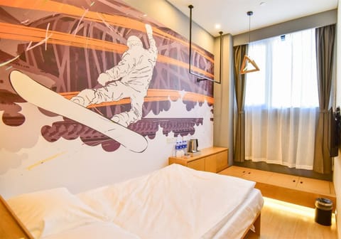 Standard Double Room, 1 Queen Bed | 1 bedroom, blackout drapes, free WiFi