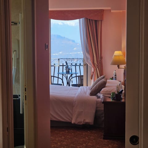 Family Suite | 2 bedrooms, in-room safe, desk, free WiFi