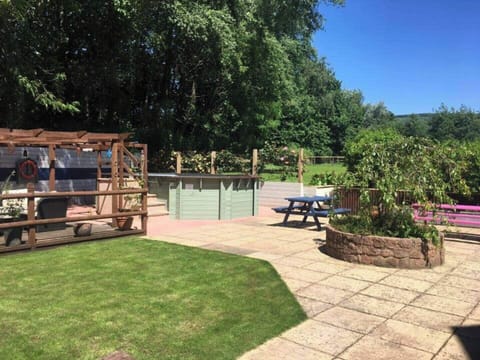 House | Outdoor dining