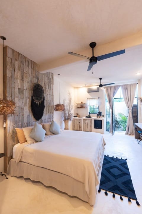 Deluxe Studio Suite | Hypo-allergenic bedding, free WiFi