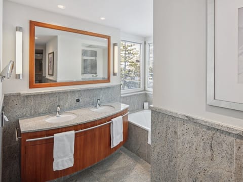 Presidential Suite, Balcony, Mountain View | Bathroom | Free toiletries, hair dryer, towels, soap