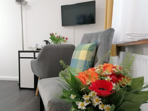 Standard Double Room | Hypo-allergenic bedding, in-room safe, desk, laptop workspace