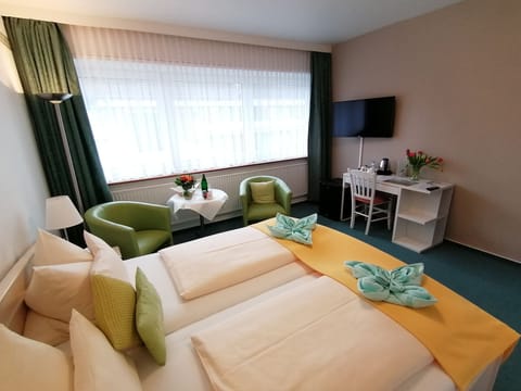 Economy Double Room | Hypo-allergenic bedding, in-room safe, desk, laptop workspace