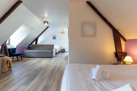 Family Quadruple Room | Hypo-allergenic bedding, in-room safe, desk, laptop workspace