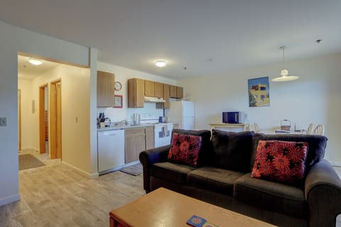 Condo, 1 Bedroom | Living area