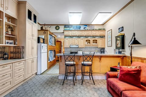 Condo, 1 Bedroom | Interior