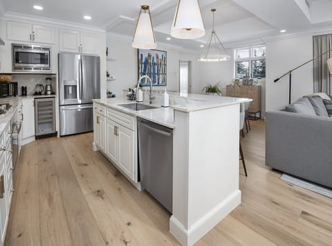 Condo, 3 Bedrooms | Private kitchen