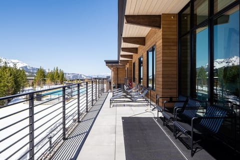 Condo, 3 Bedrooms | Property grounds