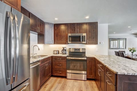 Condo, 2 Bedrooms | Private kitchen | Fridge, oven, coffee/tea maker, toaster