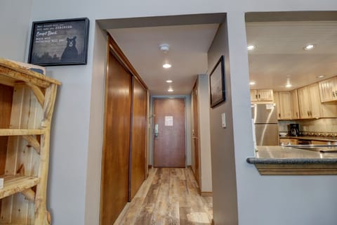 Condo, 2 Bedrooms | Interior