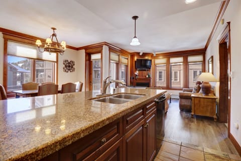 Condo, 2 Bedrooms | Interior