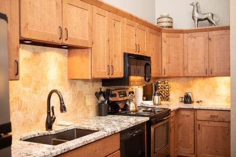 Condo, 2 Bedrooms | Private kitchen | Fridge, oven, coffee/tea maker, toaster