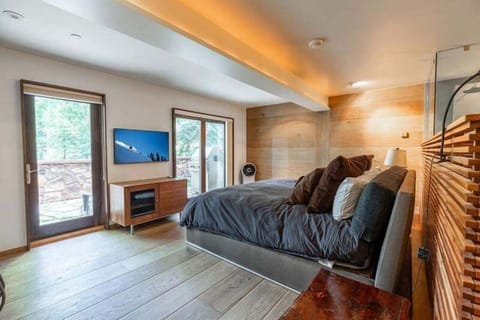 Condo, 4 Bedrooms | Free WiFi