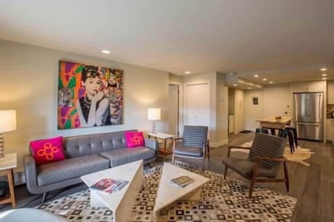 Condo, 2 Bedrooms | Living area