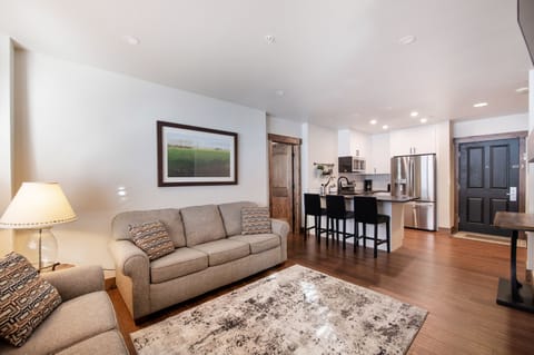 Condo, 2 Bedrooms | Living area
