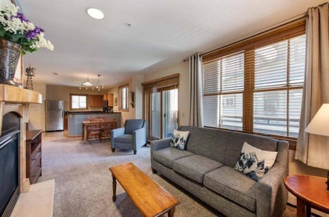 Condo, 1 Bedroom | Living area