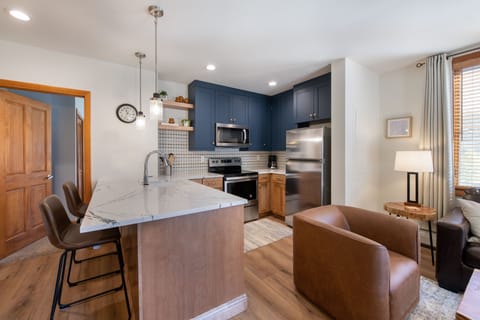 Condo, 1 Bedroom | Interior