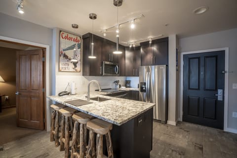 Condo, 2 Bedrooms | Private kitchen | Fridge, oven, coffee/tea maker, toaster