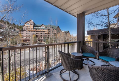 Condo, 2 Bedrooms | Property grounds