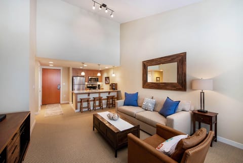 Condo, 2 Bedrooms | Living area