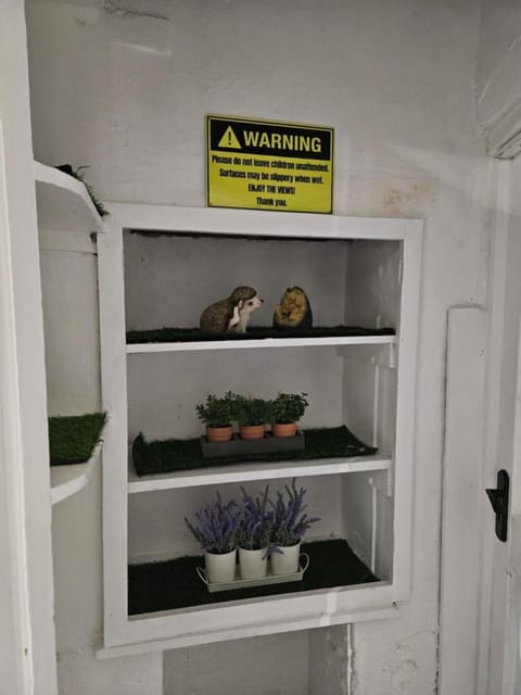 House, 4 Bedrooms, Smoking, Balcony | Interior