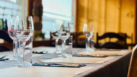 Breakfast, lunch and dinner served