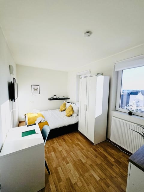 Iron/ironing board, free WiFi