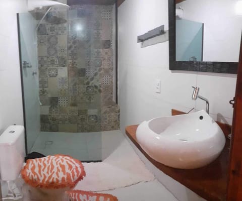 Classic Studio, Garden View | Bathroom | Towels, soap, toilet paper