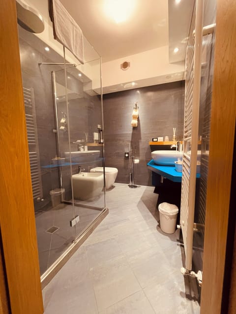 Superior Triple Room | Bathroom