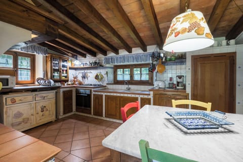 Villa, Garden View | Private kitchen | Fridge, microwave, oven, stovetop