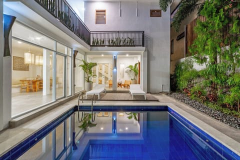 Outdoor pool, sun loungers