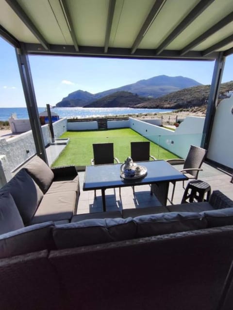 House | 1 bedroom, soundproofing, Internet