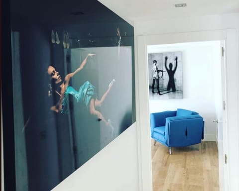 Handrails in hallways