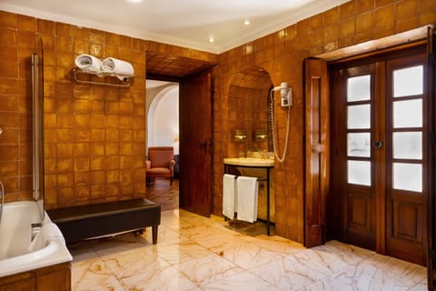 Superior Double or Twin Room | Bathroom | Combined shower/tub, eco-friendly toiletries, hair dryer, bidet