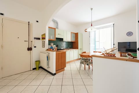 Comfort Apartment, City View | Private kitchen | Coffee/tea maker, electric kettle