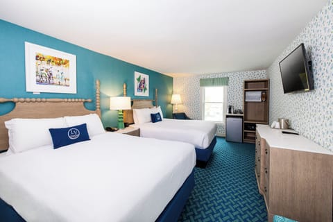 Deluxe Room, 2 Queen Beds | Premium bedding, pillowtop beds, in-room safe, iron/ironing board