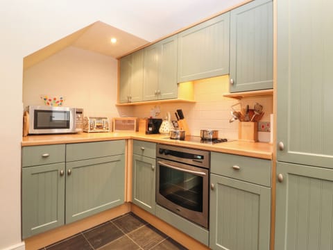 Fridge, dishwasher, electric kettle, toaster