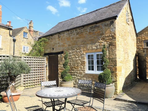 Cottage | Outdoor dining