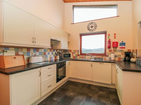 Fridge, dishwasher, electric kettle, cookware/dishes/utensils