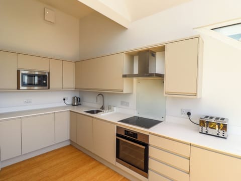 Fridge, dishwasher, electric kettle, toaster