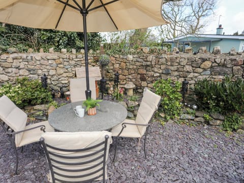 Cottage | Outdoor dining