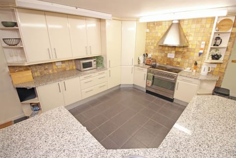 Fridge, dishwasher, cookware/dishes/utensils