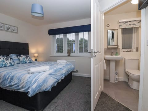 3 bedrooms, individually decorated, individually furnished, free WiFi