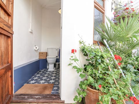 Cottage | Property grounds