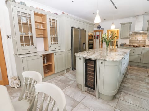 Fridge, dishwasher, electric kettle, toaster