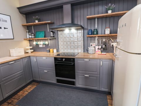 Fridge, dishwasher, electric kettle, toaster