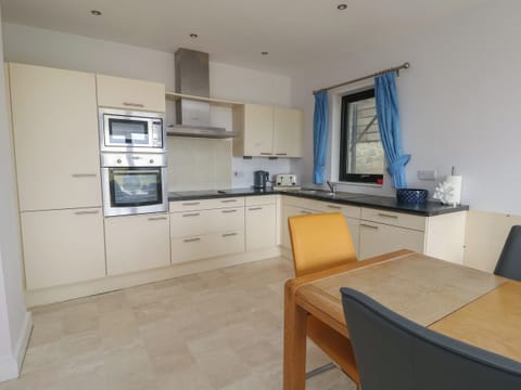 Fridge, dishwasher, electric kettle, toaster